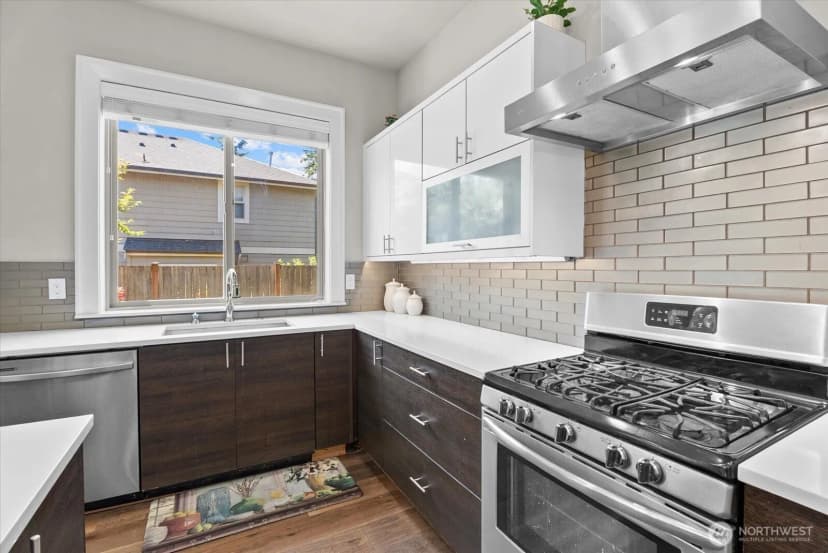 Property photo for 3527 Ne Ne. 7th Street, Renton photo 12