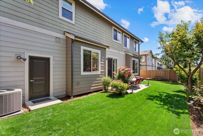 Property photo for 3527 Ne Ne. 7th Street, Renton photo 6