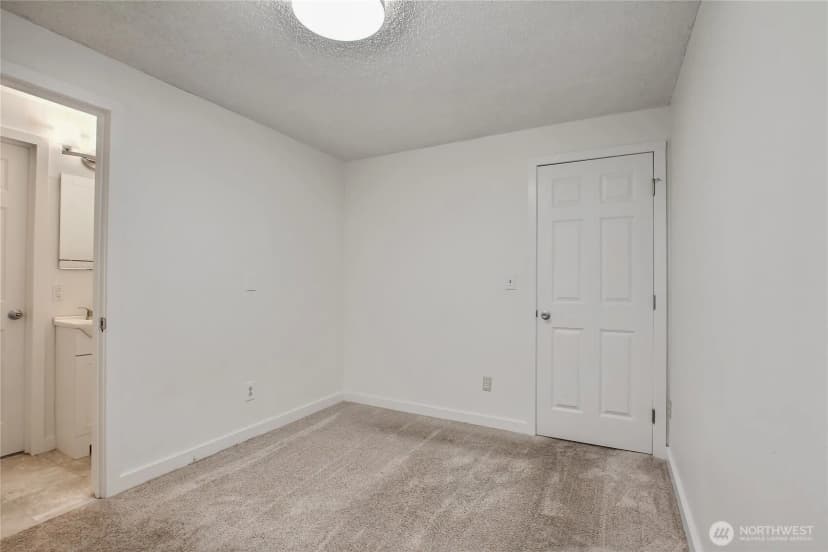 Property photo for 21815 6th Avenue W, Bothell photo 12