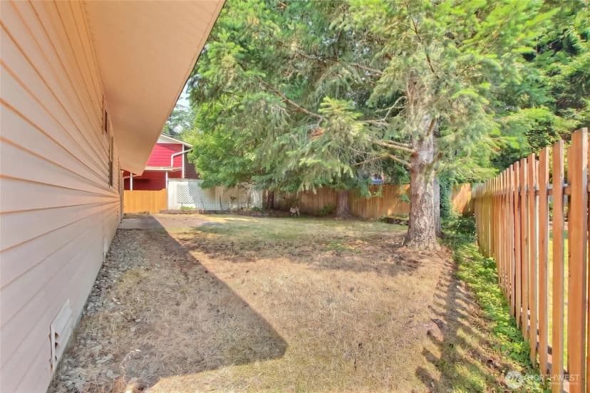 Property photo for 21815 6th Avenue W, Bothell photo 21