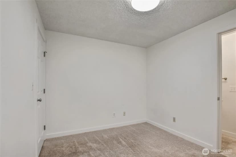 Property photo for 21815 6th Avenue W, Bothell photo 15