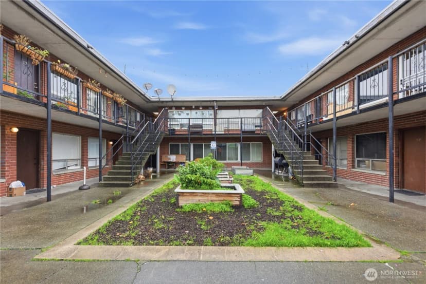 Property photo for 748 S Cloverdale Street #8, Seattle photo 27