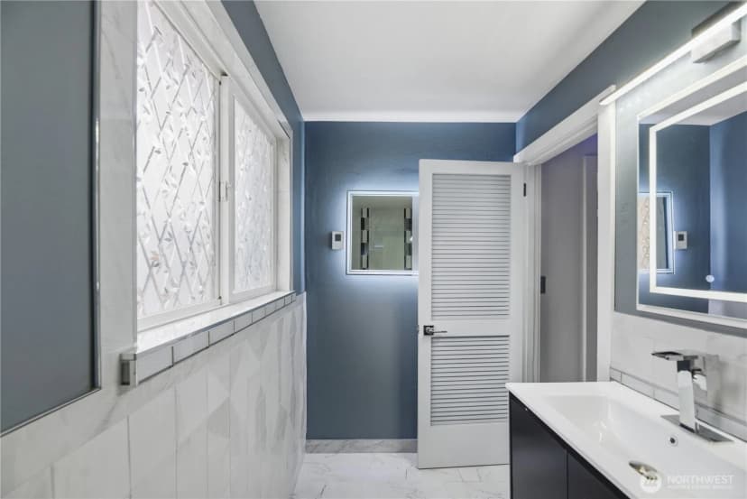 Property photo for 748 S Cloverdale Street #8, Seattle photo 22
