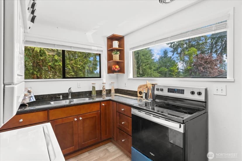 Property photo for 1509 Ne 190th Street, Shoreline photo 12