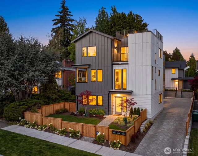 Property photo for 6026 41st Avenue Ne, Seattle