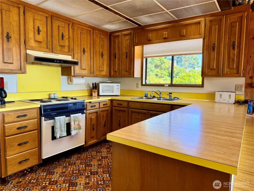 Property photo for 30709 K Place, Ocean Park photo 8