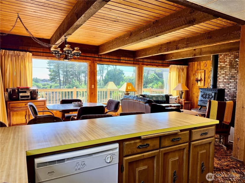 Property photo for 30709 K Place, Ocean Park photo 9