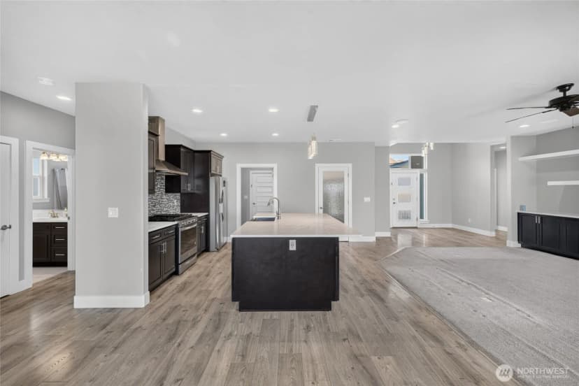 Property photo for 1320 W Pax Court, Sunnyside photo 8