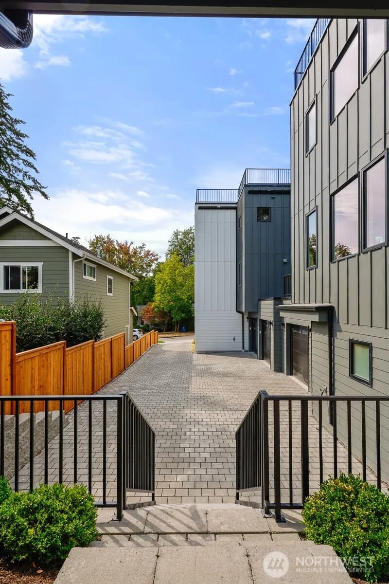 Property photo for 6030 41st Avenue Ne, Seattle photo 22