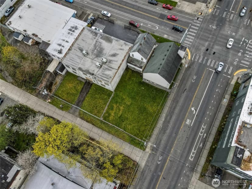 Property photo for 2505 Tacoma Avenue S, Tacoma photo 9