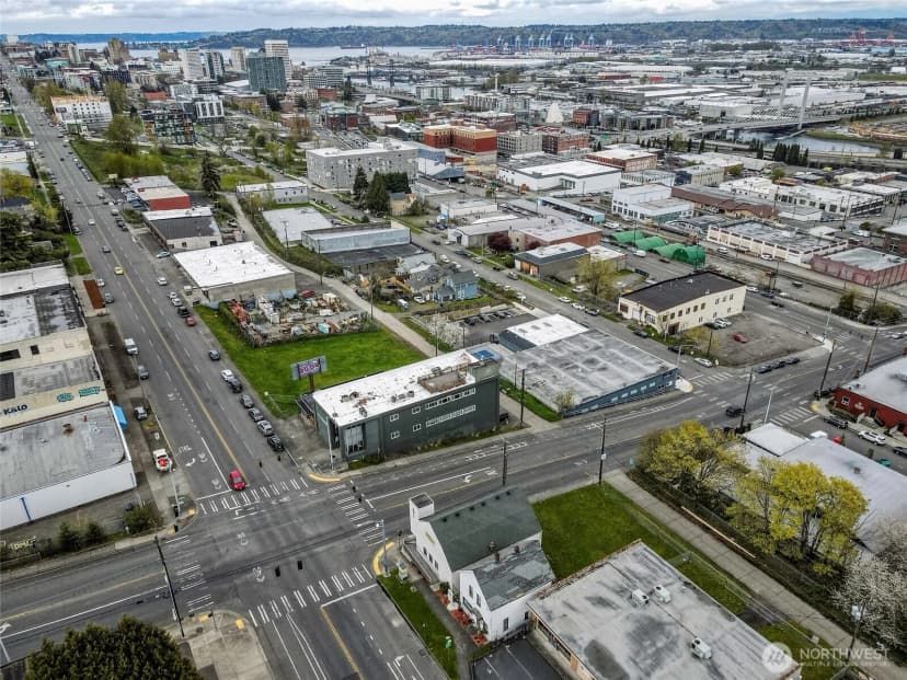 Property photo for 2505 Tacoma Avenue S, Tacoma photo 6