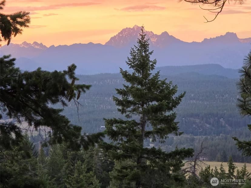 Property photo for 8440 Upper Peoh Point Rd, Cle Elum