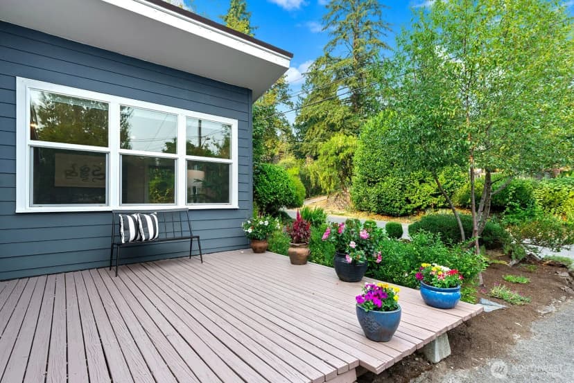 Property photo for 10303 20th Avenue Ne, Seattle photo 30