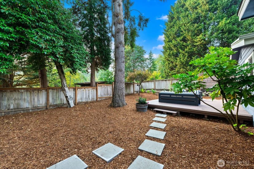 Property photo for 10303 20th Avenue Ne, Seattle photo 27