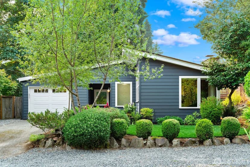 Property photo for 10303 20th Avenue Ne, Seattle photo 39