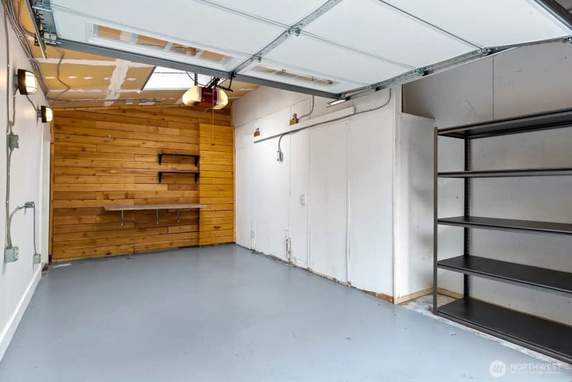 Property photo for 10303 20th Avenue Ne, Seattle photo 28