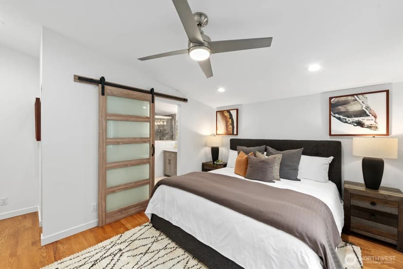 Property photo for 10303 20th Avenue Ne, Seattle photo 14