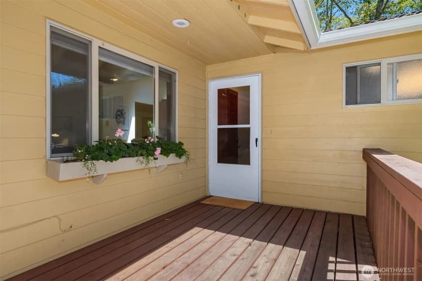 Property photo for 8960 Ne Day Road, Bainbridge Island photo 3