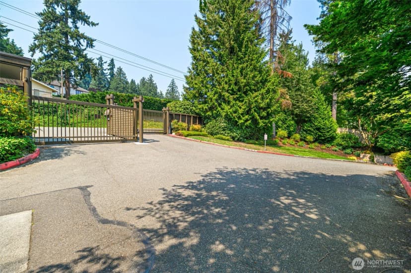 Property photo for 3110 W Lake Sammamish Parkway Se #23, Bellevue photo 39