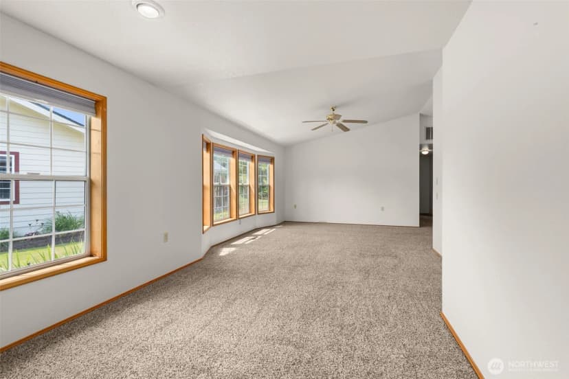 Property photo for 1229 Searle Drive, Centralia photo 5