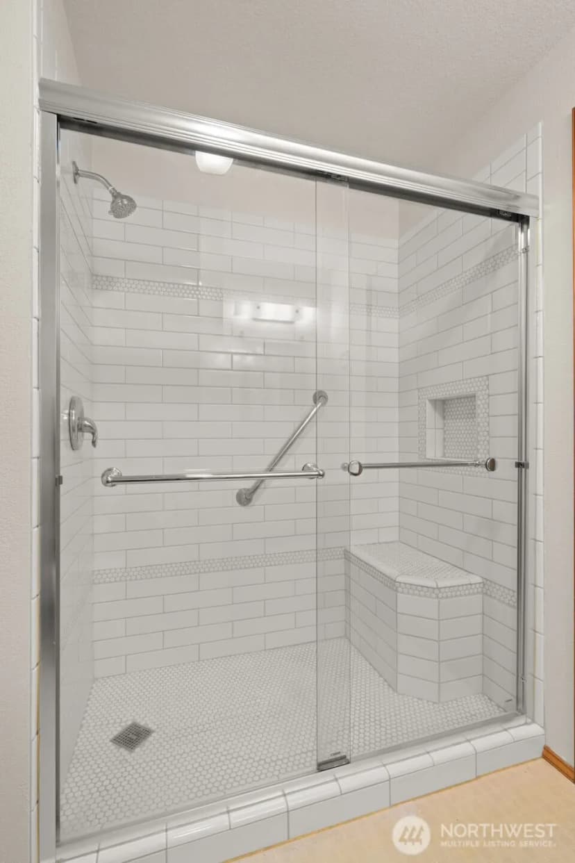 Property photo for 1229 Searle Drive, Centralia photo 19