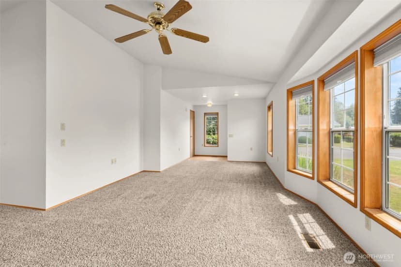 Property photo for 1229 Searle Drive, Centralia photo 8