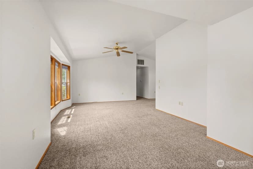 Property photo for 1229 Searle Drive, Centralia photo 7