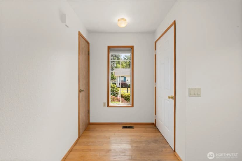 Property photo for 1229 Searle Drive, Centralia photo 4