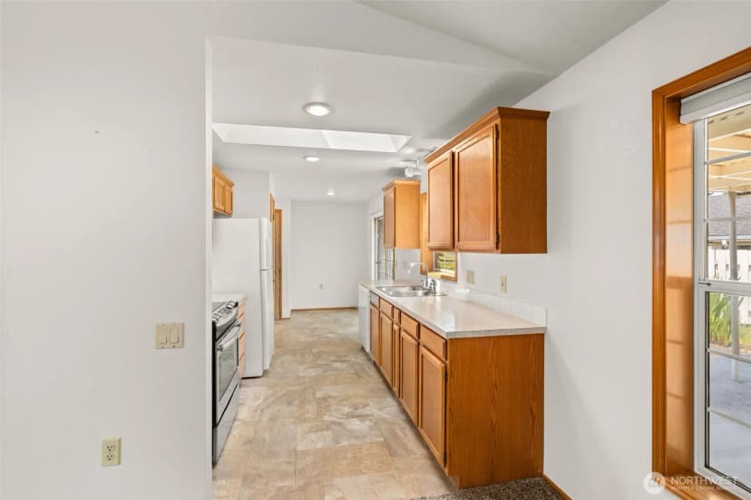 Property photo for 1229 Searle Drive, Centralia photo 9