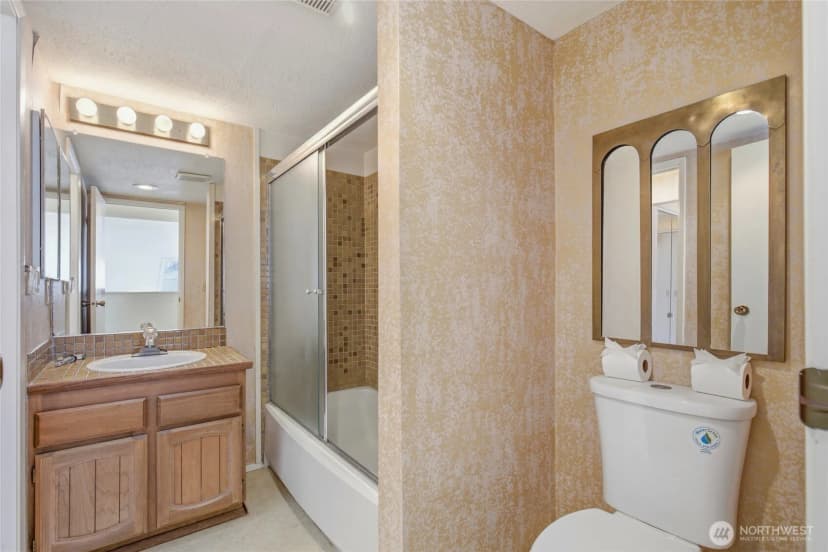 Property photo for 104 168th Avenue Ne, Bellevue photo 34