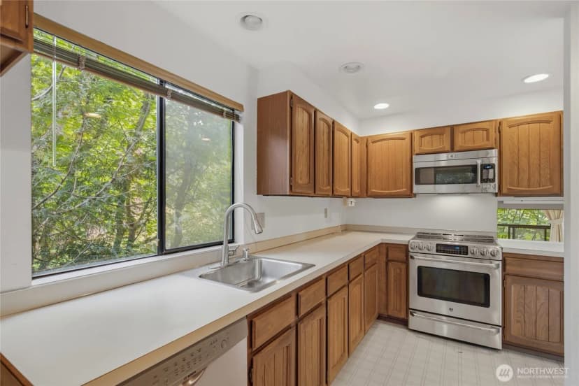 Property photo for 104 168th Avenue Ne, Bellevue photo 15