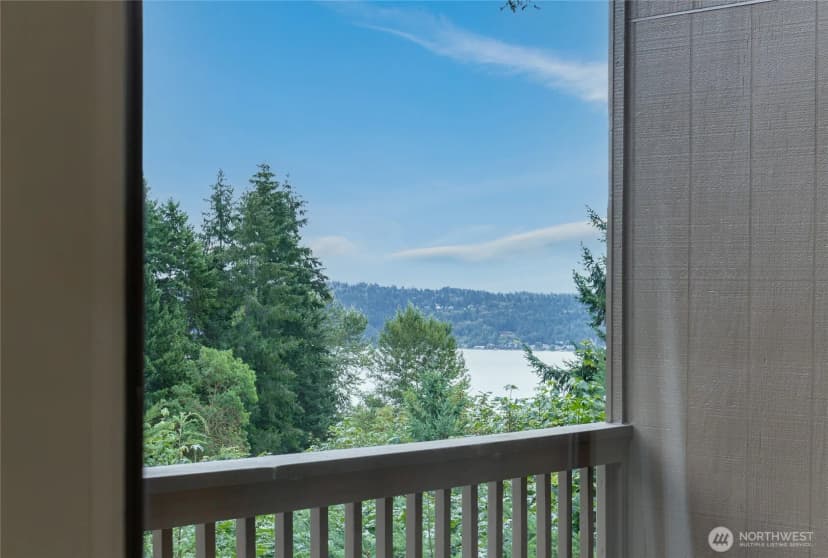 Property photo for 104 168th Avenue Ne, Bellevue photo 12
