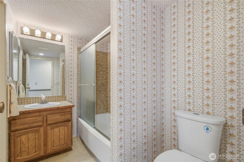 Property photo for 104 168th Avenue Ne, Bellevue photo 31