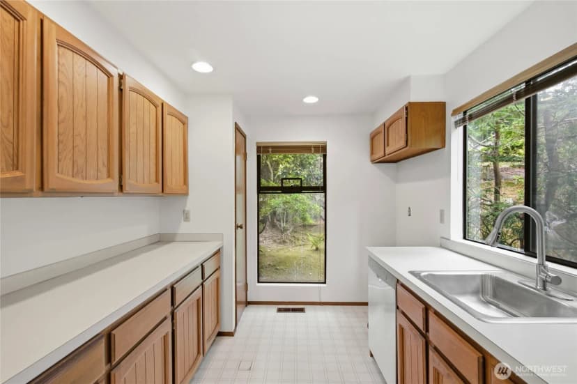 Property photo for 104 168th Avenue Ne, Bellevue photo 14