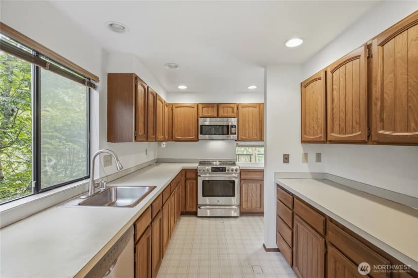Property photo for 104 168th Avenue Ne, Bellevue photo 17