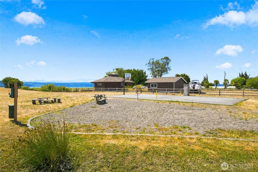 Property photo for 37767 Vista Key Drive Ne, Hansville photo 25