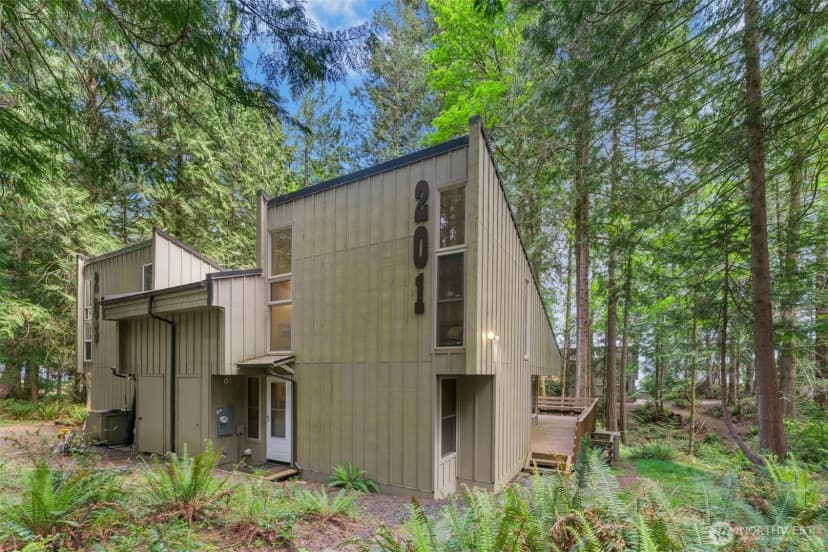 Property photo for 201 E Cutty Sark Drive, Shelton photo 24