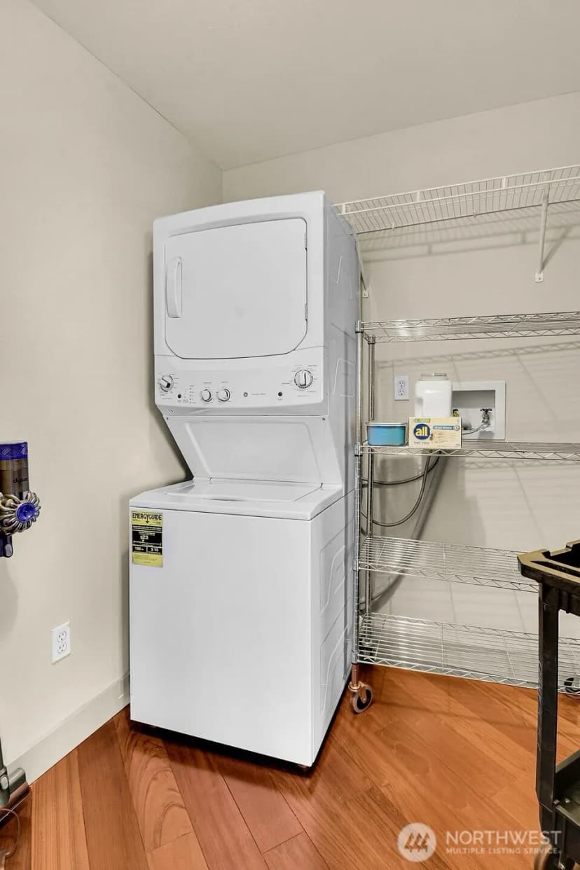 Property photo for 2319 1st Avenue #306, Seattle photo 16