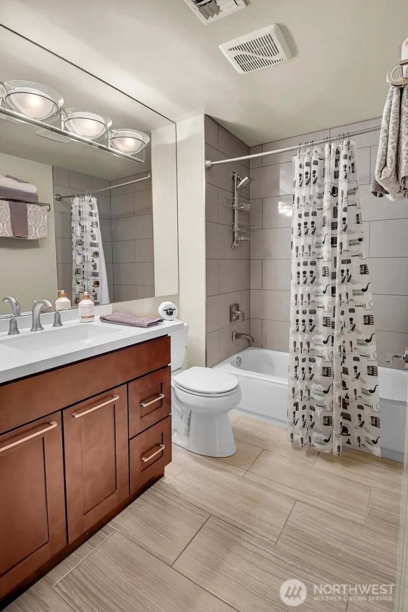 Property photo for 2319 1st Avenue #306, Seattle photo 11