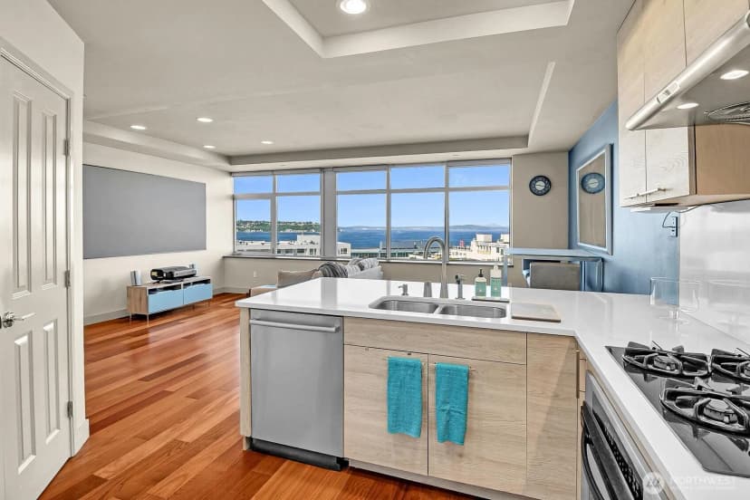 Property photo for 2319 1st Avenue #306, Seattle photo 7