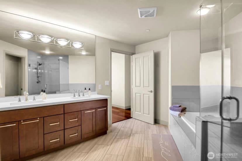 Property photo for 2319 1st Avenue #306, Seattle photo 14