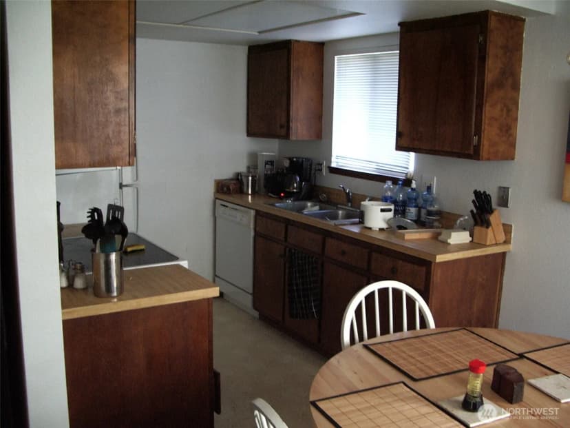 Property photo for 19837 25th Avenue Ne, Shoreline photo 13