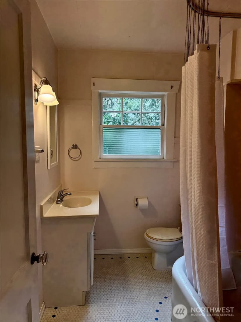 Property photo for 7011 14 Th Drive Nw, Seattle photo 17