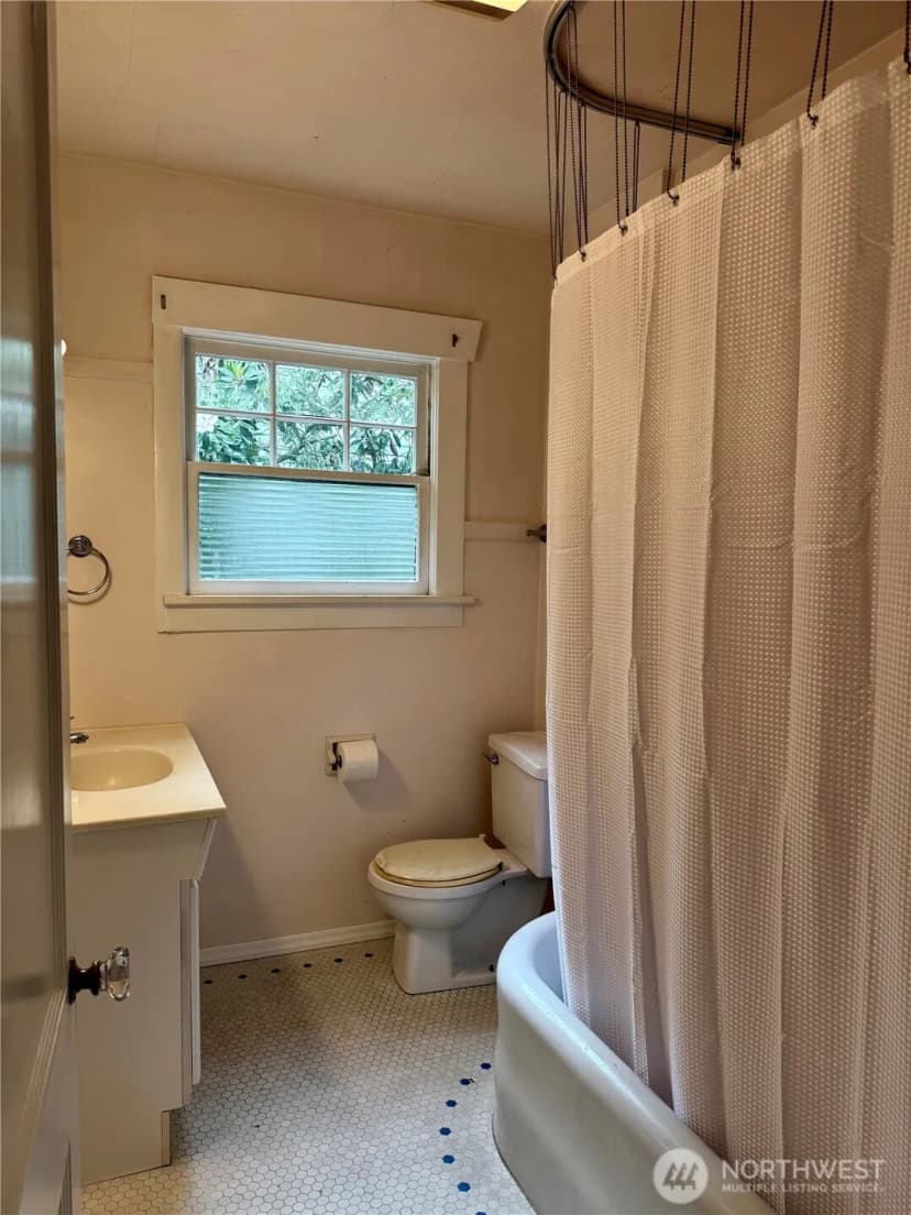 Property photo for 7011 14 Th Drive Nw, Seattle photo 16
