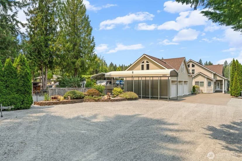 Property photo for 32608 Benbow Drive E, Graham photo 7