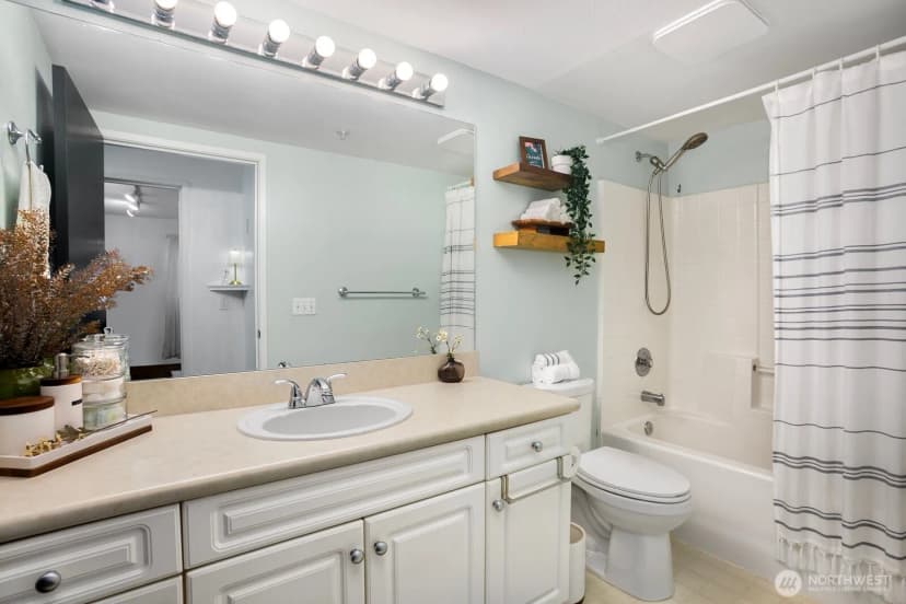 Property photo for 10825 Se 200th St #c101, Kent photo 11