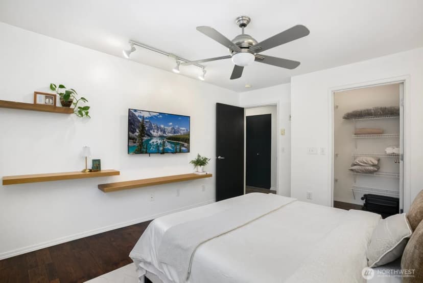 Property photo for 10825 Se 200th St #c101, Kent photo 9