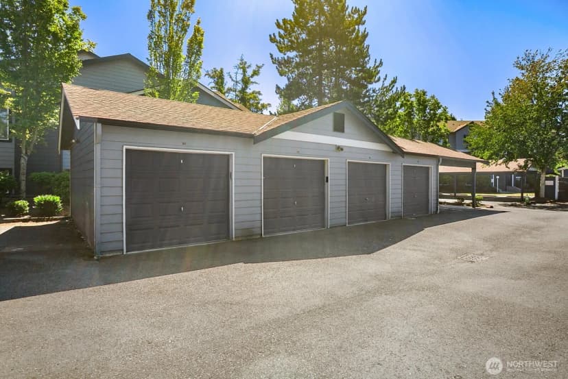 Property photo for 10825 Se 200th St #c101, Kent photo 14