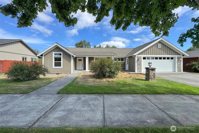 Property photo for 121 Broadmoor Street, Sequim photo 2