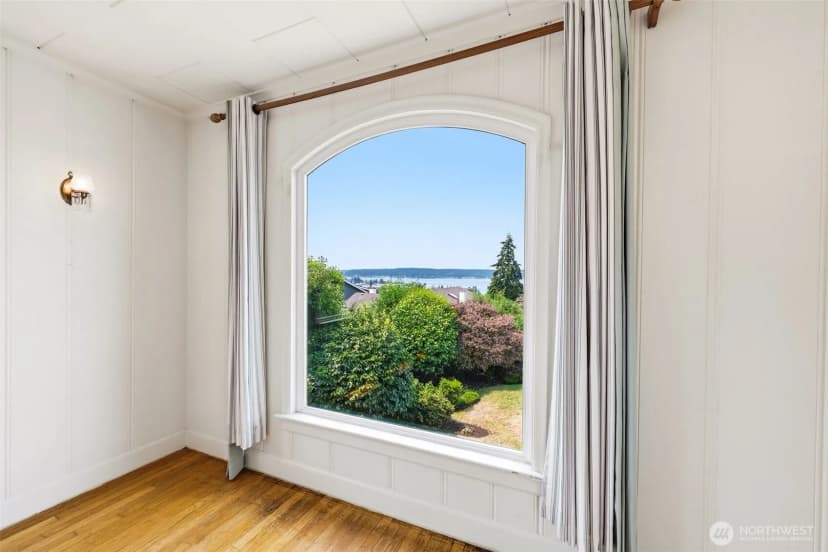 Property photo for 1209 S Sunset Drive, Tacoma photo 14